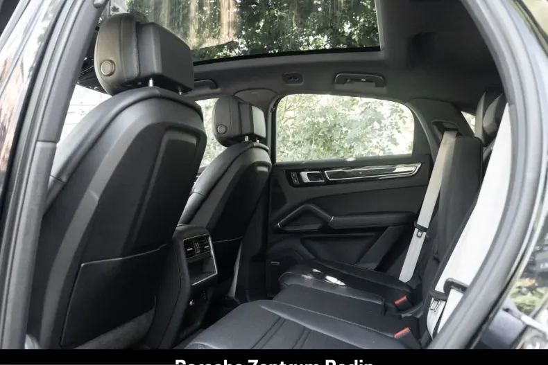 Porsche Cayenne din 2023 cu 38.057 km - oferta POR236927 - foto 6