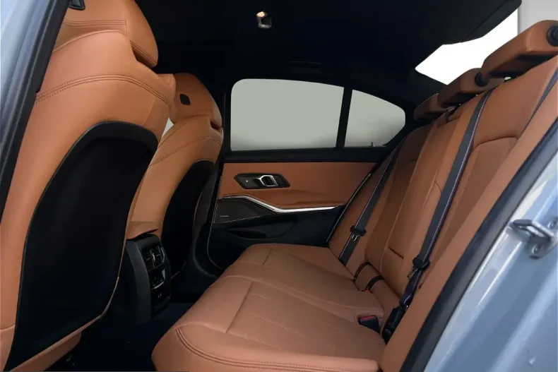 BMW M340i (Seria 3) din 2025 cu 4.200 km - oferta BMW236935 - foto 11
