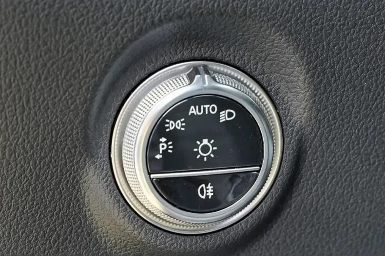 Mercedes-Benz CLE 200 (Clasa CLE) din 2025 cu 19.999 km - oferta MER236942 - foto 11