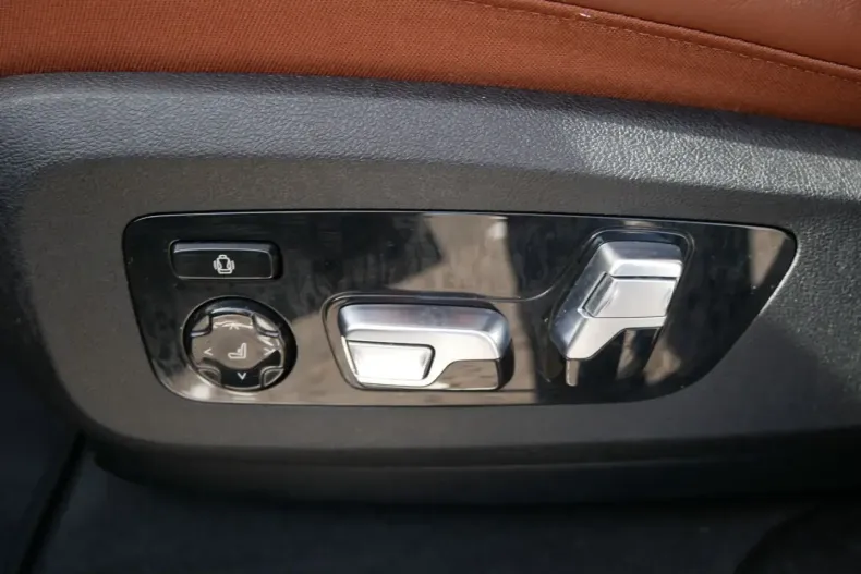 BMW X6 (Seria X) din 2023 cu 68.452 km - oferta BMW236951 - foto 9