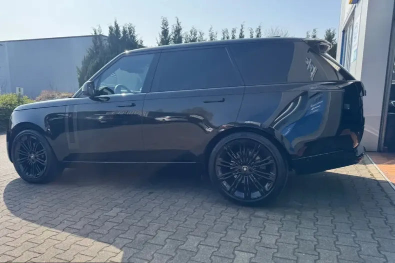 Land Rover Range Rover din 2024 cu 36.000 km - oferta LAN236954 - foto 5