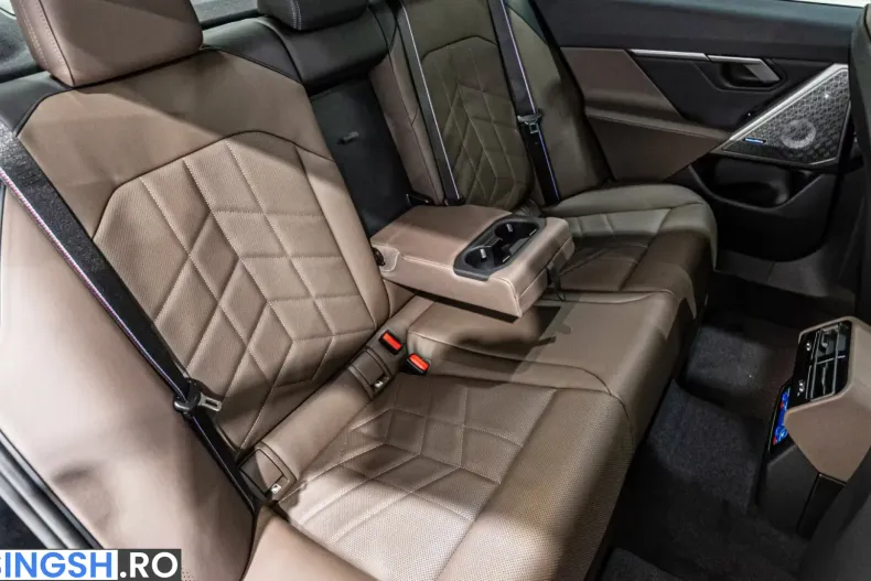 BMW 520 (Seria 5) din 2025 cu 6.000 km - oferta BMW236964 - foto 9