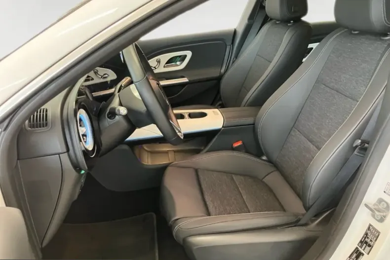 Mercedes-Benz CLA 250 (Clasa CLA) din 2025 cu 10.525 km - oferta MER236973 - foto 10