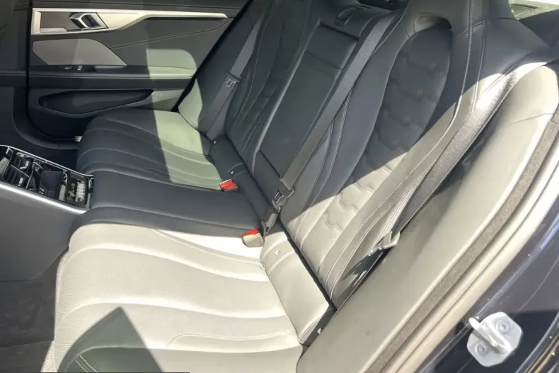 BMW M850 (Seria 8) din 2025 cu 24.550 km - oferta BMW236987 - foto 8