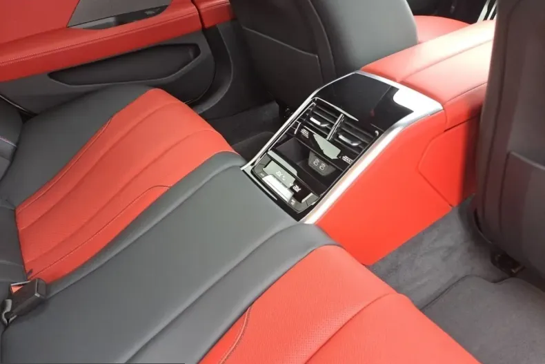 BMW M850 (Seria 8) din 2023 cu 21.246 km - oferta BMW237006 - foto 12