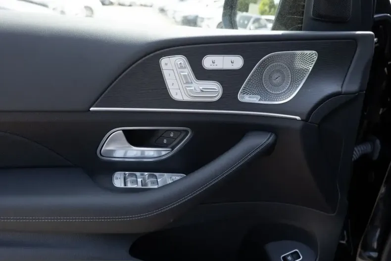 Mercedes-Benz GLE 300 (Clasa GLE) din 2023 cu 6.254 km - oferta MER237043 - foto 24
