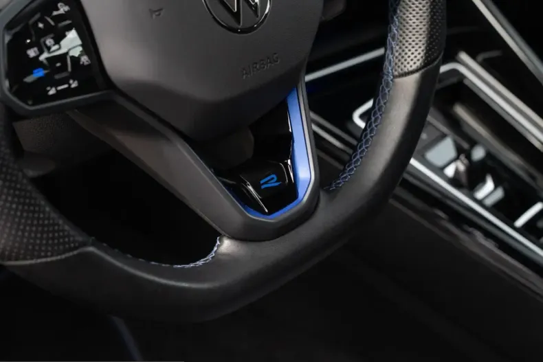 Volkswagen Golf din 2024 cu 28.024 km - oferta VOL237064 - foto 20