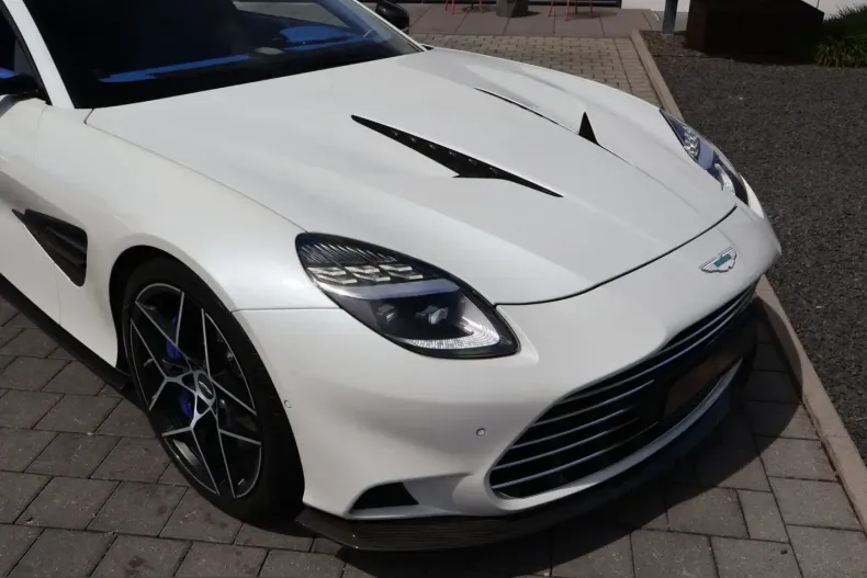 Aston Martin Vanquish din 2024 cu 12.500 km - oferta AST237067 - foto 43