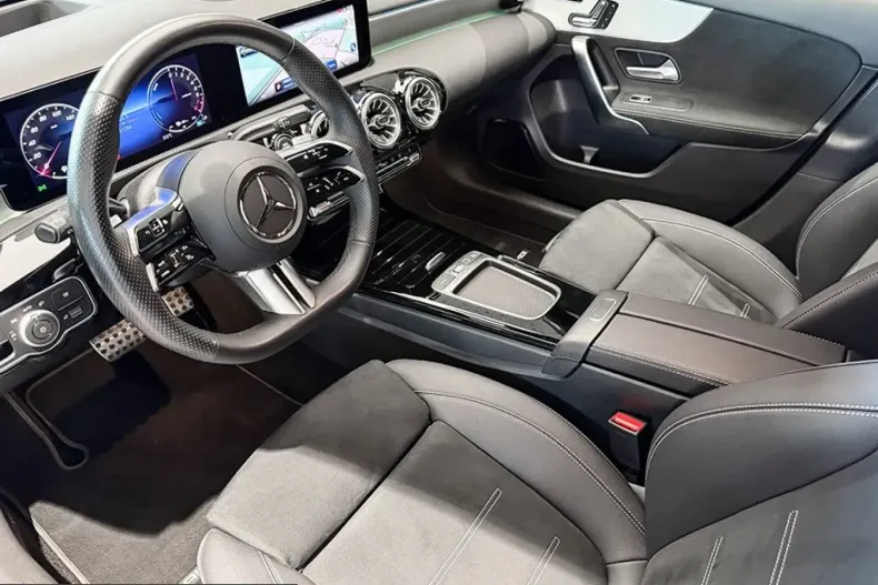 Mercedes-Benz A 250 (Clasa A) din 2025 cu 11.264 km - oferta MER237075 - foto 9