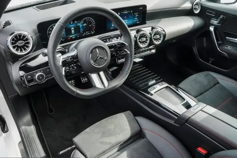 Mercedes-Benz A 250 (Clasa A) din 2025 cu 10.700 km - oferta MER237078 - foto 8