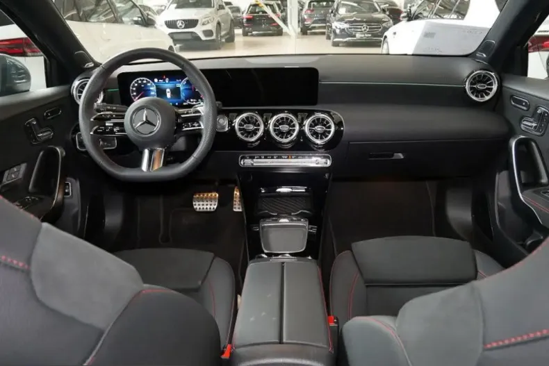 Mercedes-Benz A 250 (Clasa A) din 2025 cu 17.023 km - oferta MER237080 - foto 8