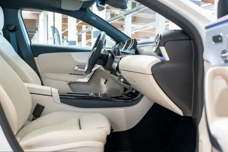 Mercedes-Benz A 250 (Clasa A) din 2025 cu 7.052 km - oferta MER237082 - foto 2