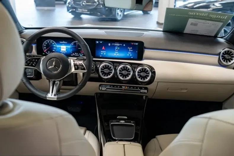 Mercedes-Benz A 250 (Clasa A) din 2025 cu 7.052 km - oferta MER237082 - foto 6