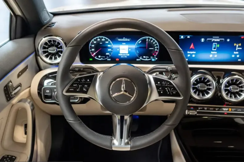 Mercedes-Benz A 250 (Clasa A) din 2025 cu 7.052 km - oferta MER237082 - foto 7