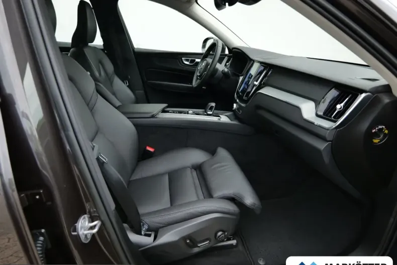 Volvo XC60 din 2023 cu 69.630 km - oferta VOL237084 - foto 13