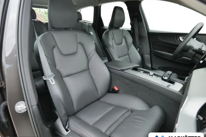 Volvo XC60 din 2023 cu 69.630 km - oferta VOL237084 - foto 15
