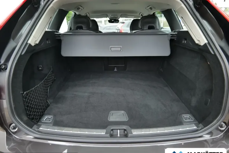 Volvo XC60 din 2023 cu 69.630 km - oferta VOL237084 - foto 18