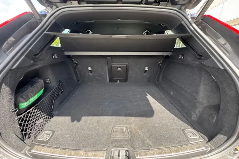 Volvo XC60 din 2022 cu 94.400 km - oferta VOL237085 - foto 9