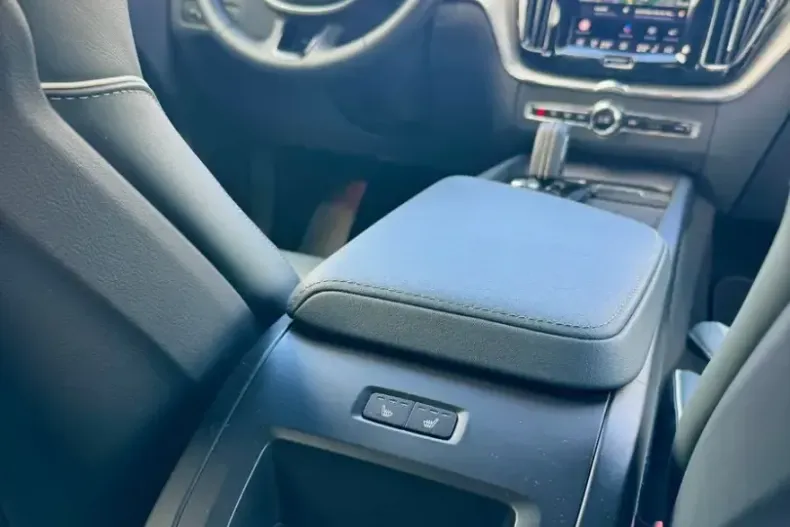 Volvo XC60 din 2022 cu 94.400 km - oferta VOL237085 - foto 14