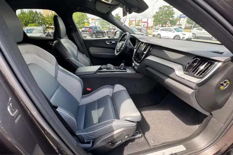 Volvo XC60 din 2022 cu 94.400 km - oferta VOL237085 - foto 15