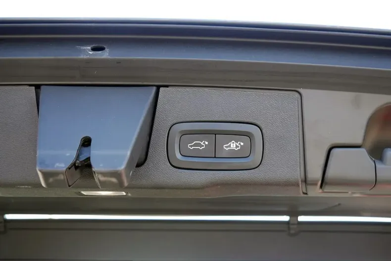 Volvo XC60 din 2023 cu 91.000 km - oferta VOL237086 - foto 16