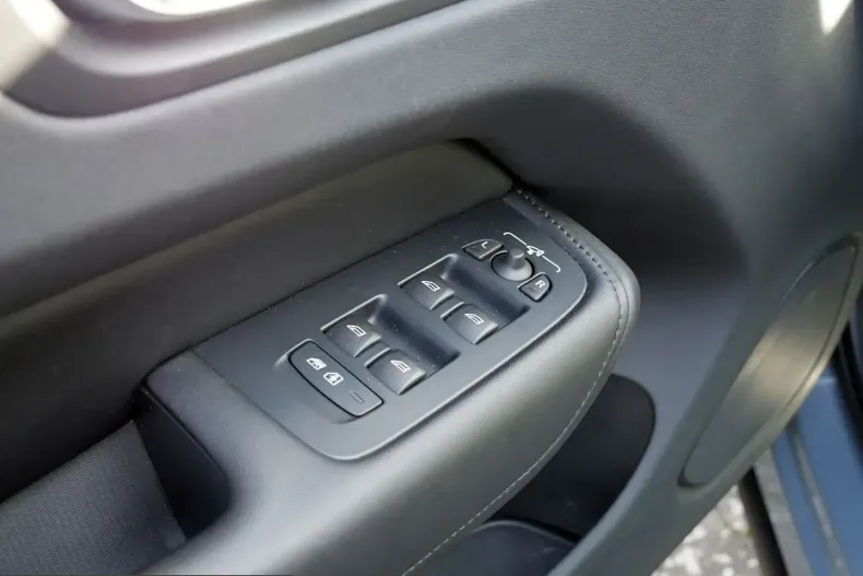 Volvo XC60 din 2023 cu 91.000 km - oferta VOL237086 - foto 19