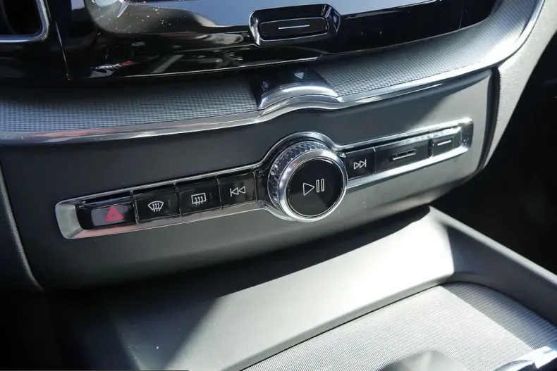 Volvo XC60 din 2023 cu 91.000 km - oferta VOL237086 - foto 23