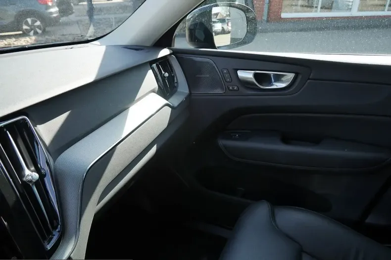 Volvo XC60 din 2023 cu 91.000 km - oferta VOL237086 - foto 32