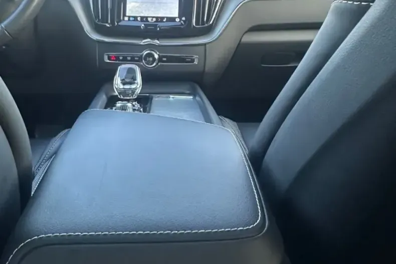 Volvo XC60 din 2023 cu 83.000 km - oferta VOL237087 - foto 11