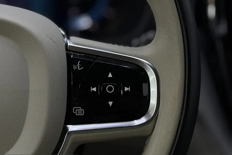 Volvo XC60 din 2023 cu 61.000 km - oferta VOL237088 - foto 12