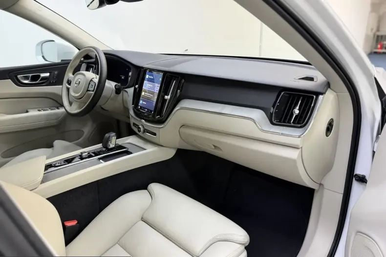 Volvo XC60 din 2023 cu 61.000 km - oferta VOL237088 - foto 18