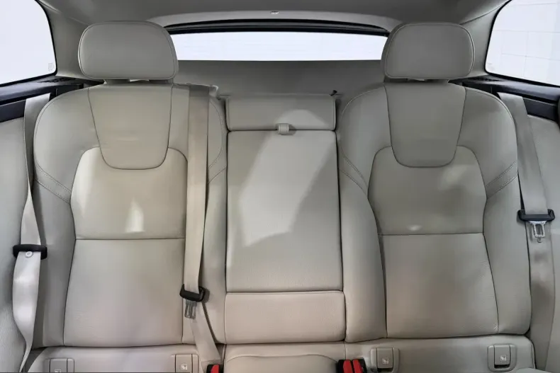 Volvo XC60 din 2023 cu 61.000 km - oferta VOL237088 - foto 19