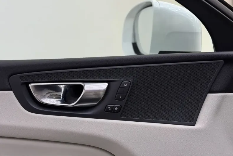 Volvo XC60 din 2023 cu 61.000 km - oferta VOL237088 - foto 20