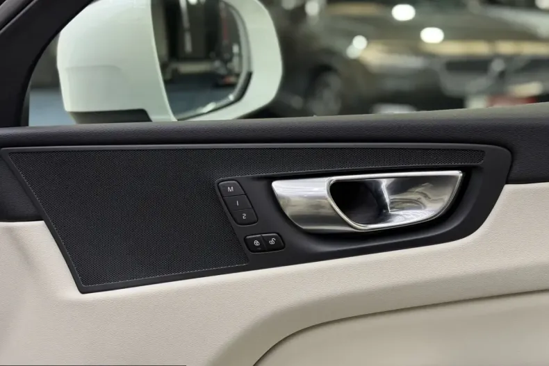 Volvo XC60 din 2023 cu 61.000 km - oferta VOL237088 - foto 21
