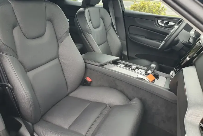 Volvo XC60 din 2023 cu 83.912 km - oferta VOL237089 - foto 10