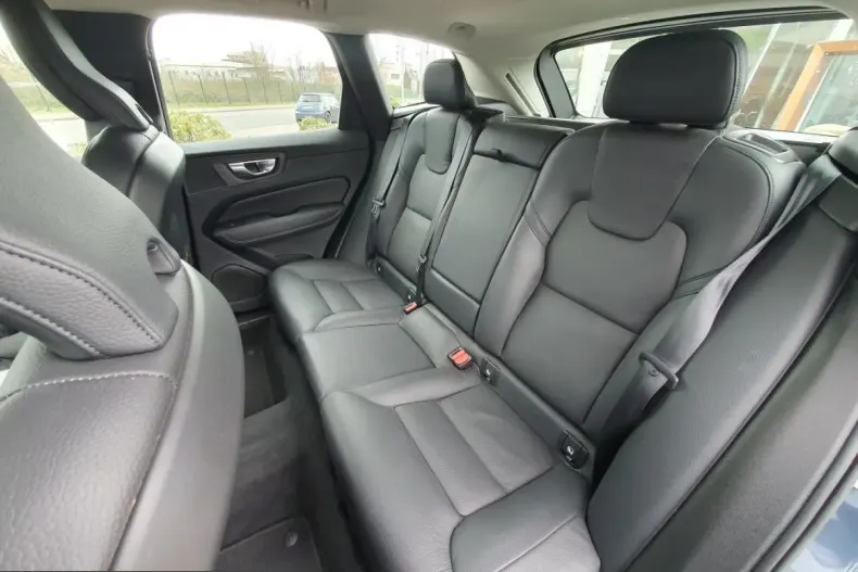 Volvo XC60 din 2023 cu 83.912 km - oferta VOL237089 - foto 11