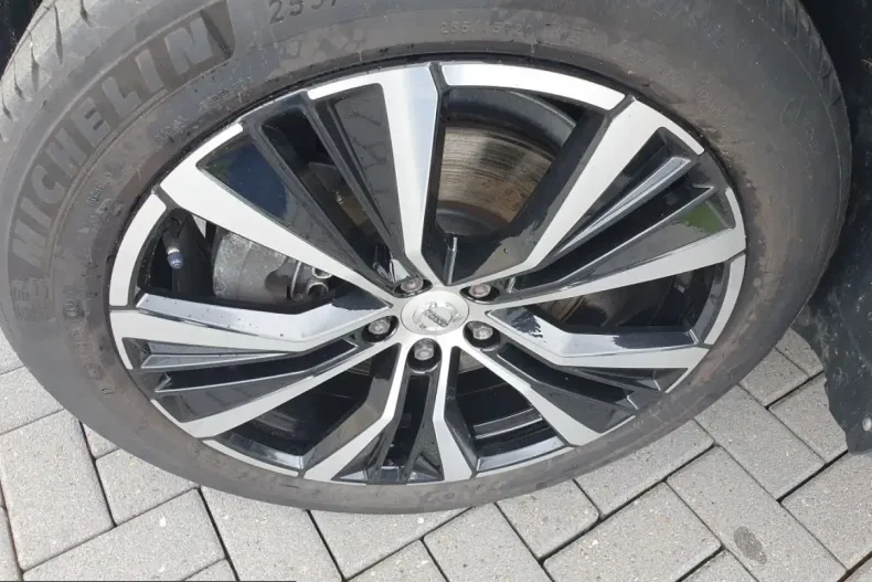 Volvo XC60 din 2023 cu 83.912 km - oferta VOL237089 - foto 12