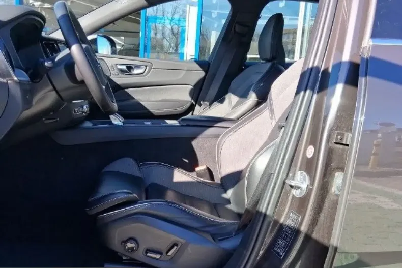 Volvo XC60 din 2023 cu 94.200 km - oferta VOL237090 - foto 10