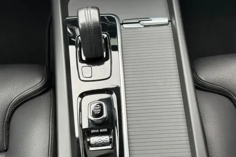 Volvo XC60 din 2021 cu 60.091 km - oferta VOL237094 - foto 11