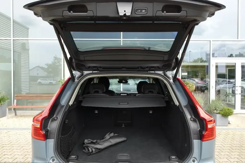 Volvo XC60 din 2023 cu 98.950 km - oferta VOL237101 - foto 6