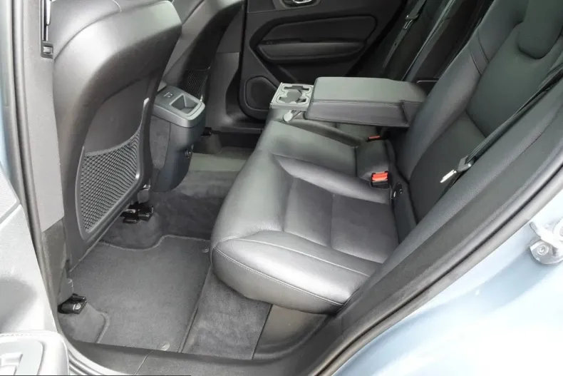 Volvo XC60 din 2023 cu 98.950 km - oferta VOL237101 - foto 9