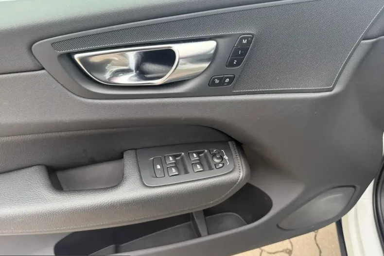 Volvo XC60 din 2021 cu 92.350 km - oferta VOL237102 - foto 7