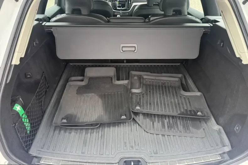 Volvo XC60 din 2021 cu 92.350 km - oferta VOL237102 - foto 15