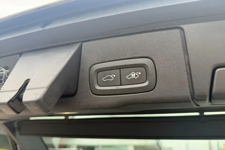 Volvo XC60 din 2021 cu 92.350 km - oferta VOL237102 - foto 16