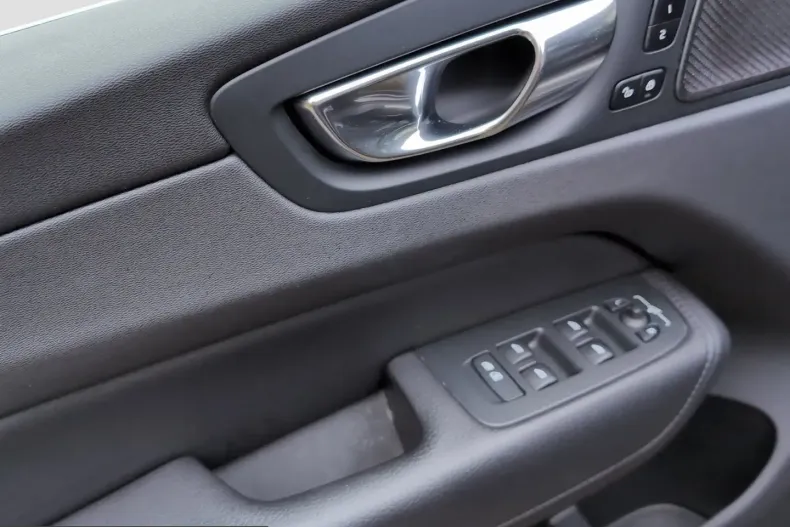 Volvo XC60 din 2021 cu 92.442 km - oferta VOL237106 - foto 12