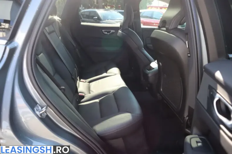 Volvo XC60 din 2021 cu 72.855 km - oferta VOL237107 - foto 11