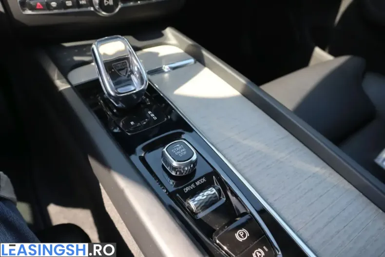 Volvo XC60 din 2021 cu 72.855 km - oferta VOL237107 - foto 19