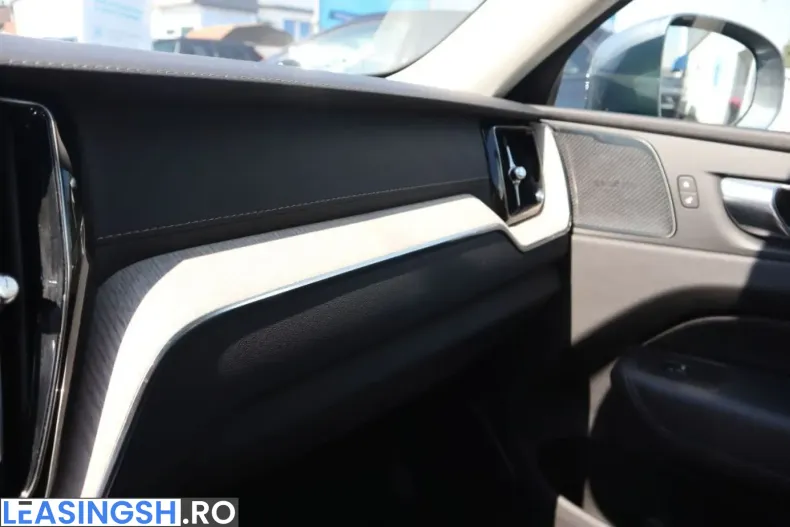 Volvo XC60 din 2021 cu 72.855 km - oferta VOL237107 - foto 20