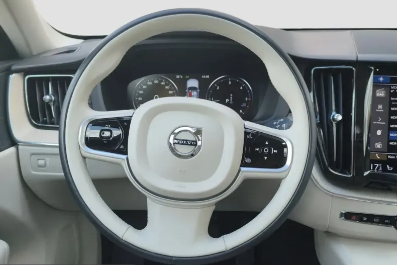 Volvo XC60 din 2021 cu 93.600 km - oferta VOL237110 - foto 11