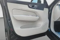 Volvo XC60 din 2021 cu 93.600 km - oferta VOL237110 - foto 13